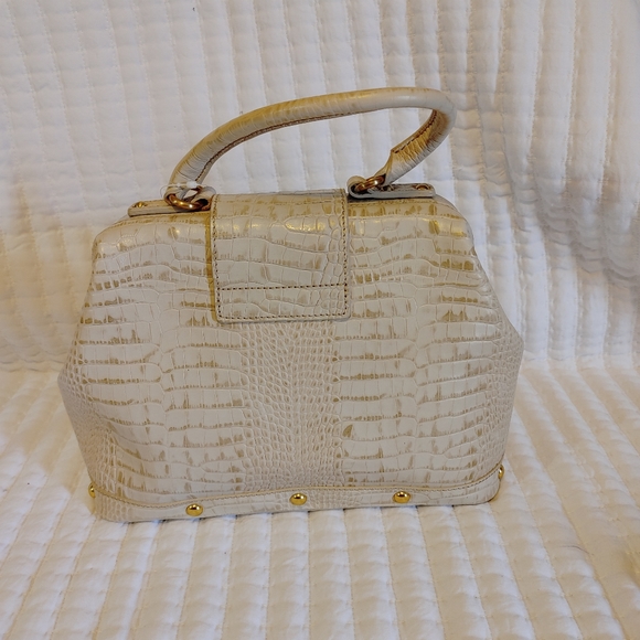 Aigner - Picture 2 of 5